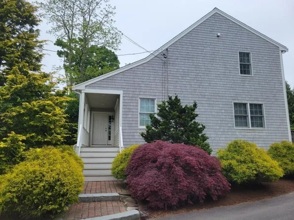 108 Russells Mills Rd, Dartmouth, MA 02748