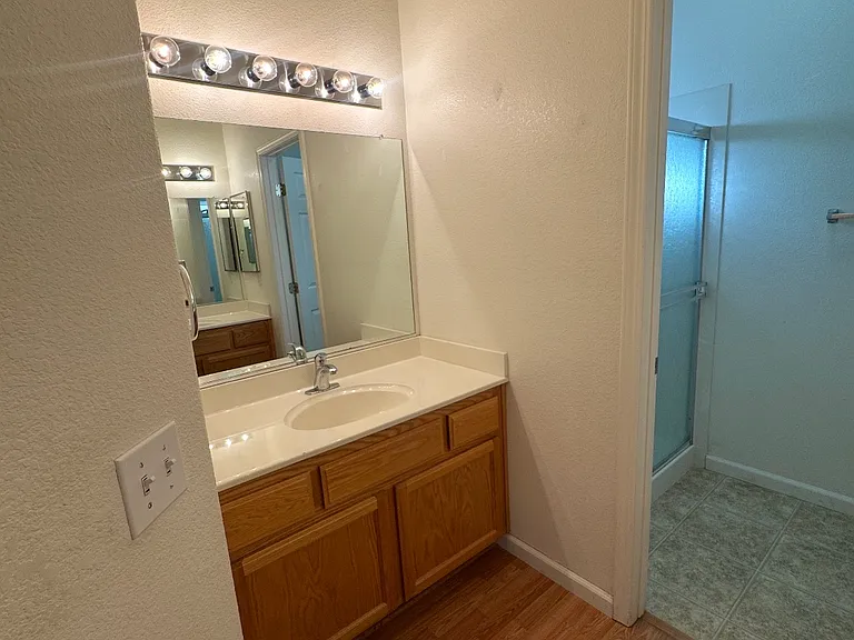 1318 Robinson Ln — Photo 14