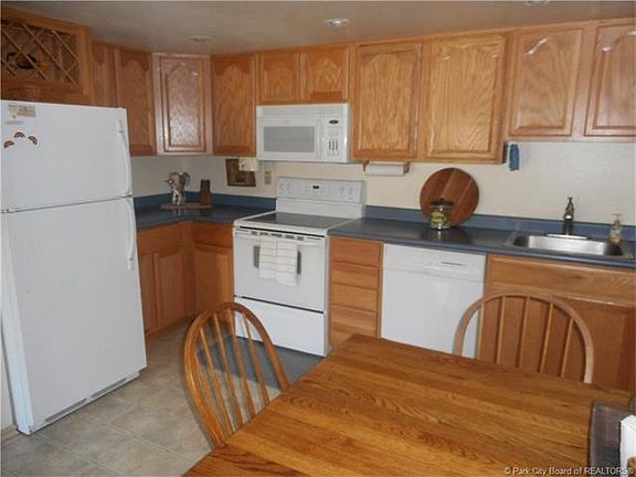 5th image of 2025 Canyons Resort Dr APT W6