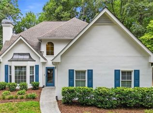181 W Lake Dr, Mountain Park, GA 30075