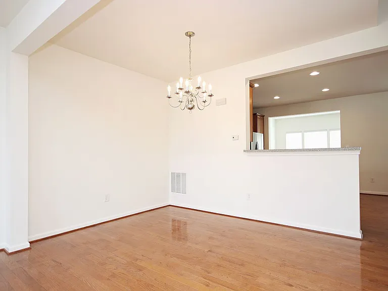 1557 Montessori Ter — Photo 8