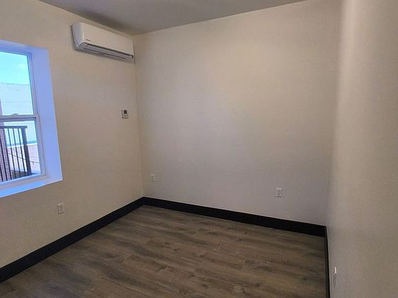 3rd image of 11 Thomas St #1B