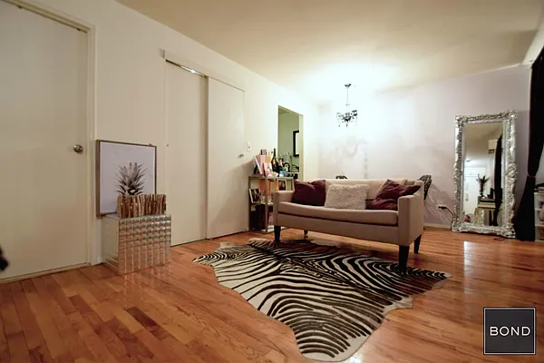 Rented by Bond New York | media 17