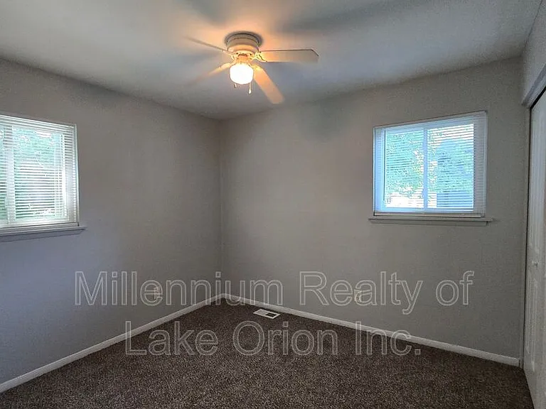 749 Stanley Ave — Photo 12