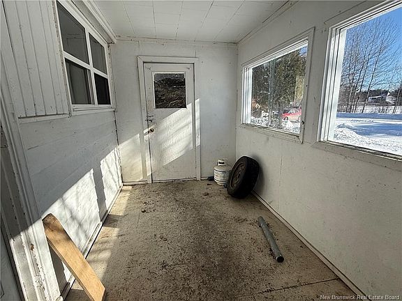 3rd image of 18 Northwest Rd