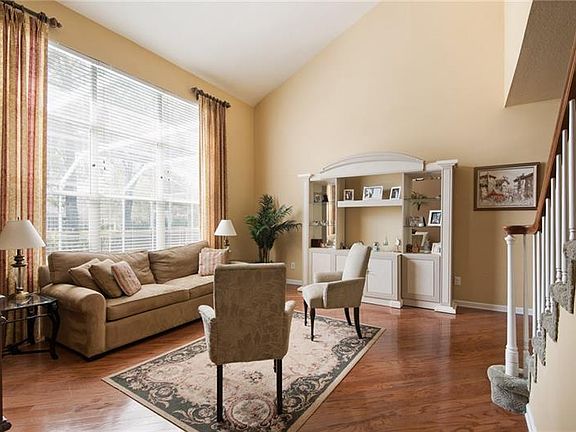 4th image of 6010 Williamsburg Way