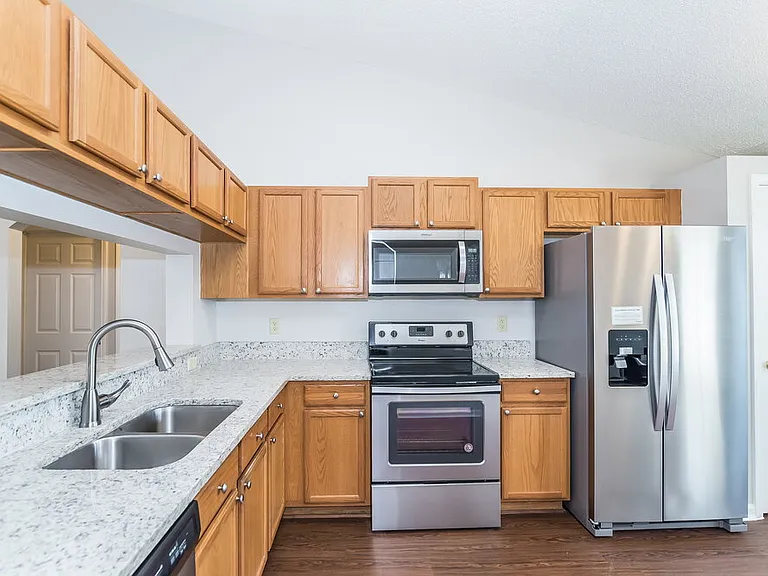 3268 Avalon Dr — Photo 6
