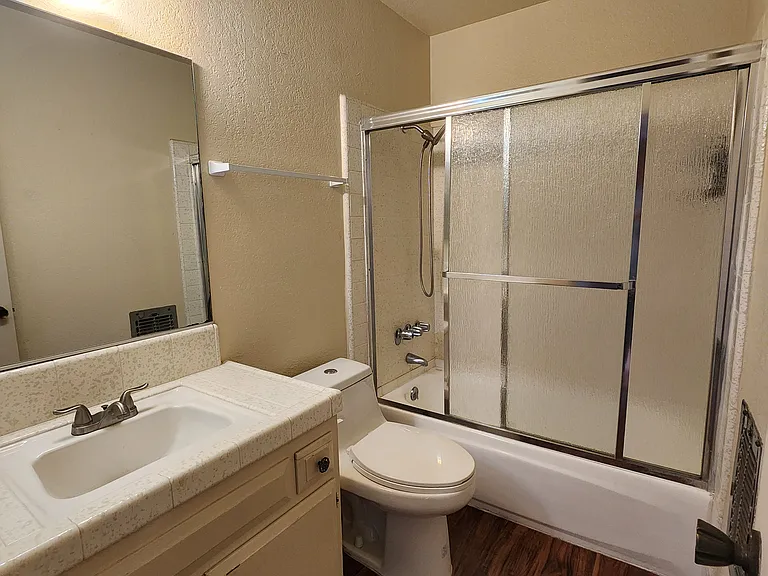 Full Bath with counter space