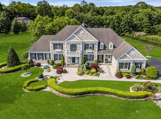 1 Ethan Dr, Farmingdale, NJ 07727