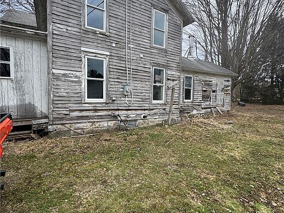 4th image of 170 Park St