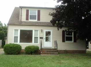 442 Terrace Dr, Bedford, OH 44146