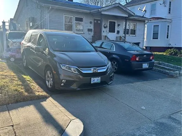 5 Washington Ave, Cranston, RI 02920