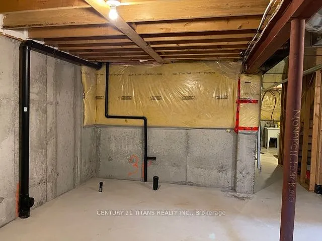 32 Etienne St — Photo 20