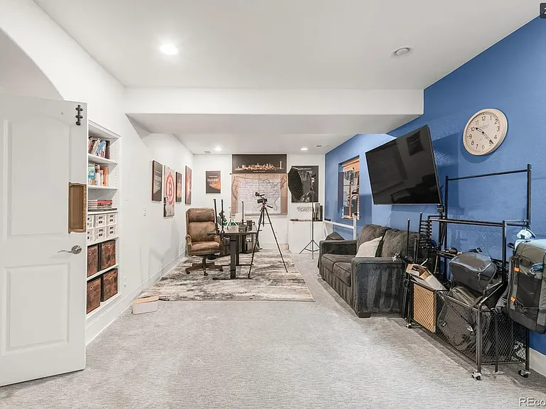 1510 S De Gaulle Cir — Photo 8