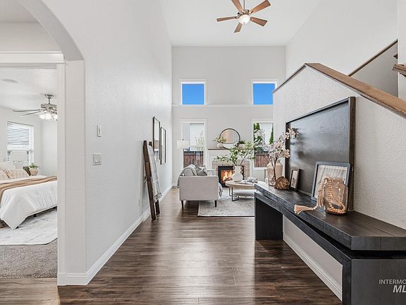4th image of 1805 W Lotus Ponds Ct