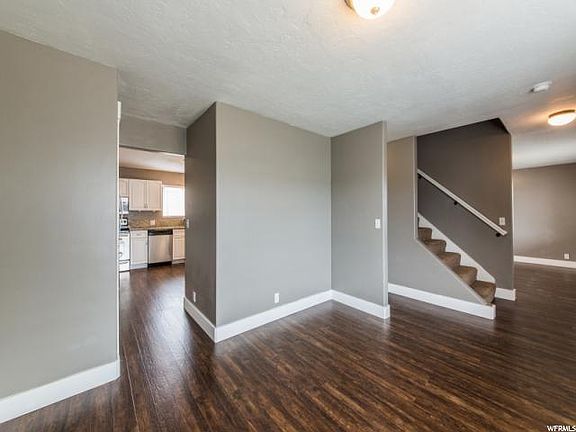 4th image of 2422 Sunset Dr