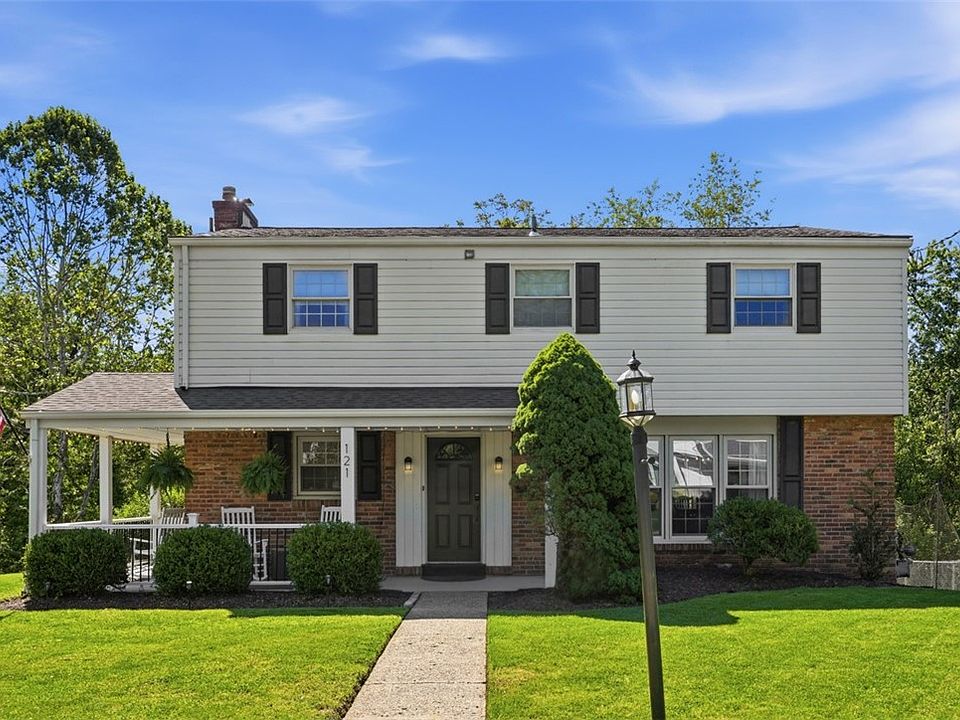 1st image of 121 Point Vue Dr