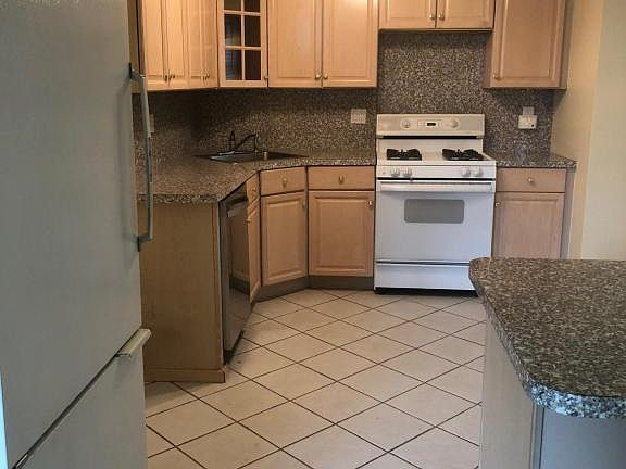 4th image of 57 Greeley Ave