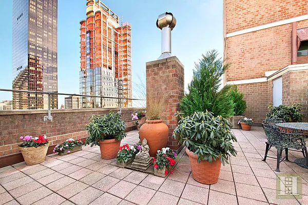 Sold by Halstead Real Estate | media 20