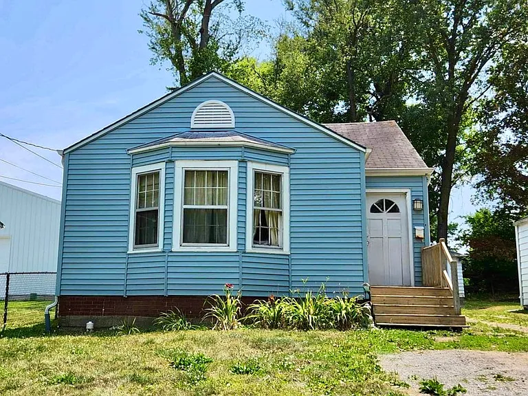 815 Maple St — Photo 7