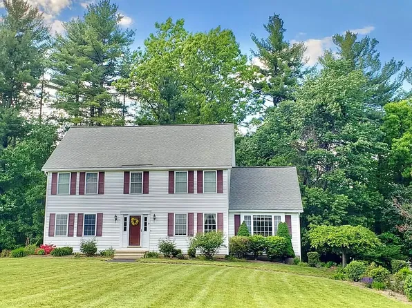 34 Caldwell Dr, Westford, MA 01886