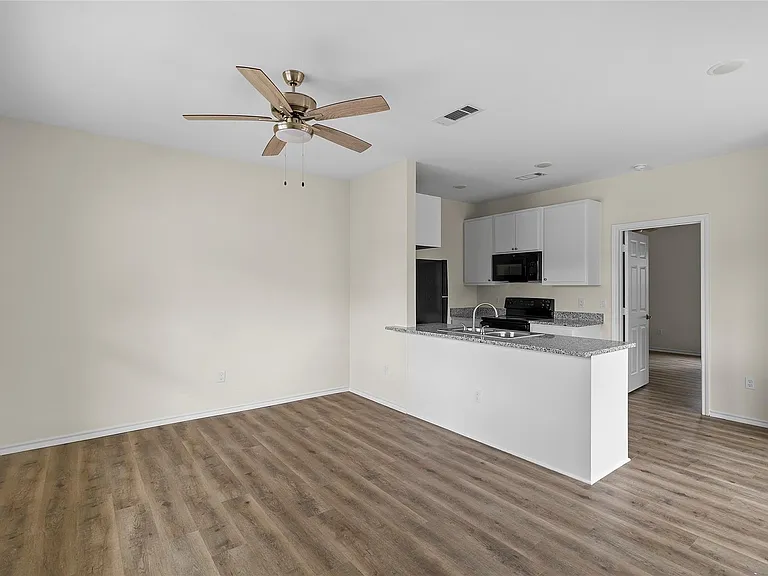 409 Beto St #12 — Photo 5