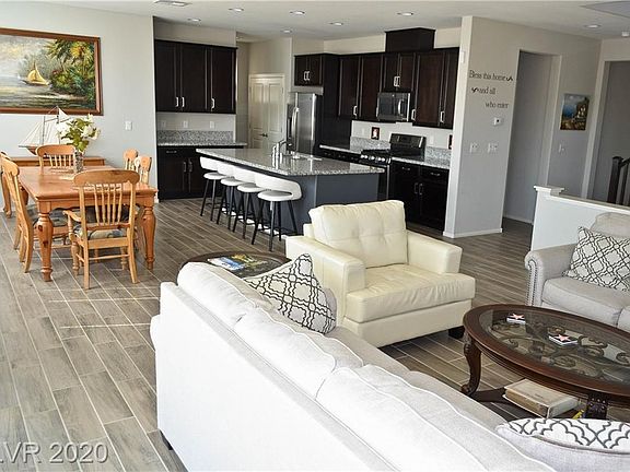 2nd image of 921 Pine Vista Ct