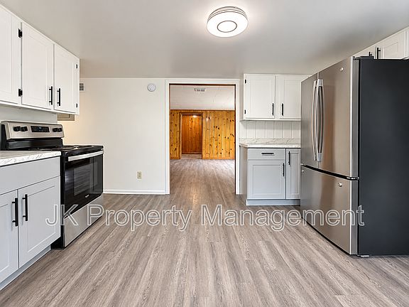 2nd image of 720 9th Ave SW