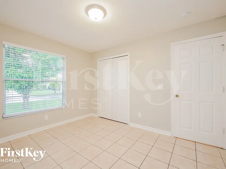 3752 SW Santa Barbara Pl — Photo 12