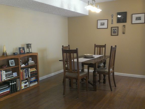 3rd image of 5429 Newcastle Avenue #107