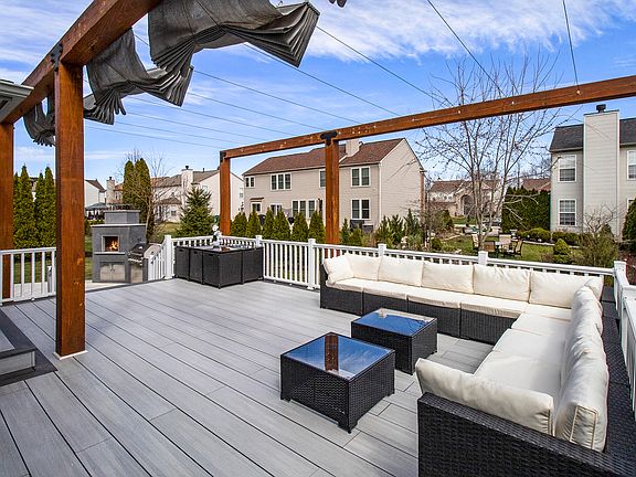 4th image of 8239 Hummingbird Dr