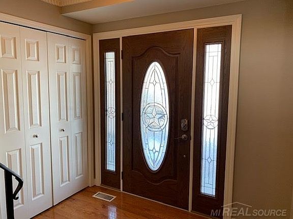 5th image of 15630 Kingston Dr