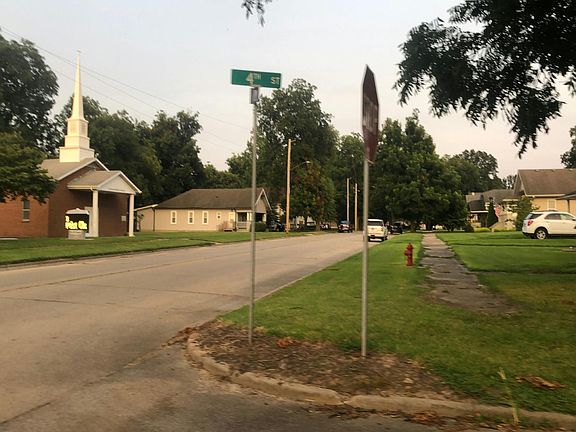 5th image of 330 W Yoakum Ave