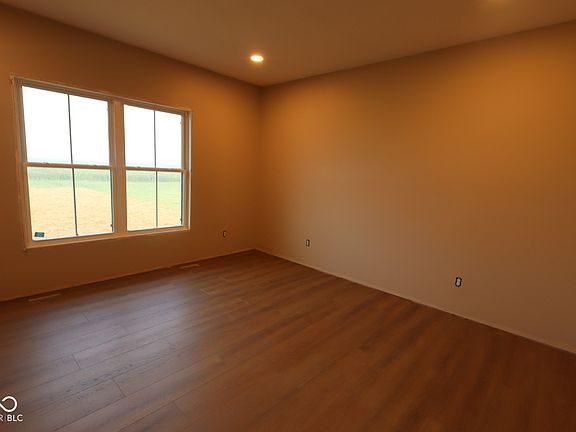 5th image of 3888 Autumn Way
