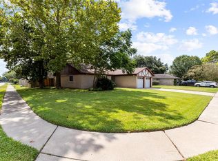 446 Buoy Rd, Webster, TX 77598