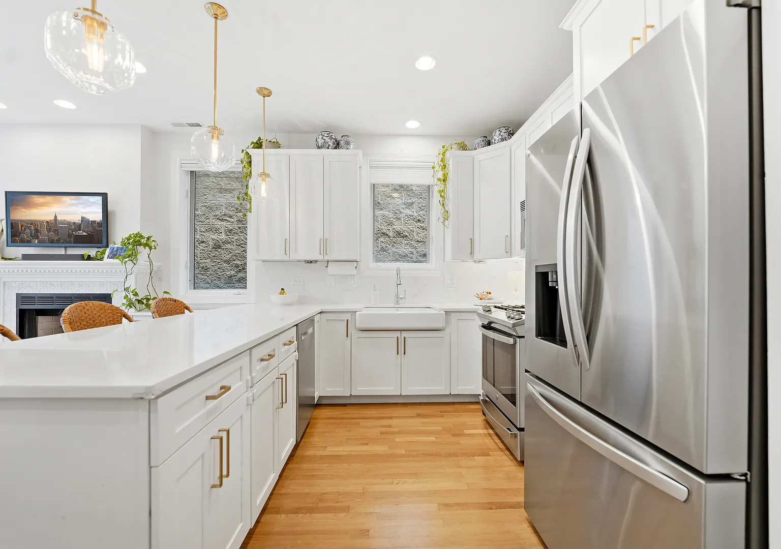 3 bed, 2000 sqft, $6,000 — Photo 4
