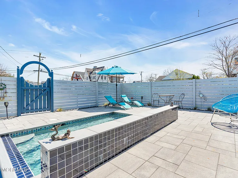 67 N Farragut Ave — Photo 4