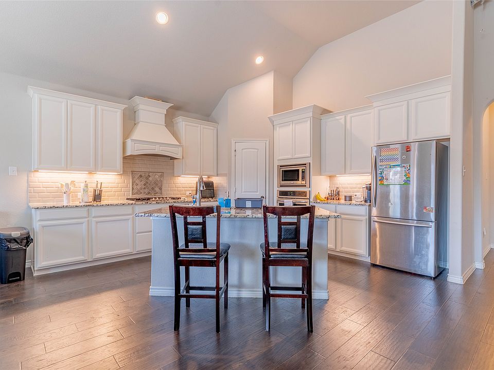 1st image of 1000 Lake Sierra Way