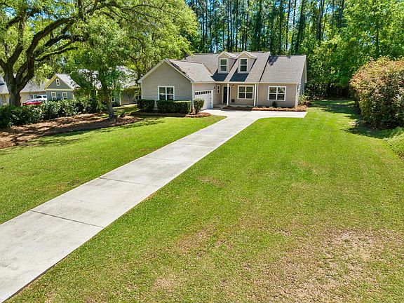 3rd image of 1120 Archangel Way