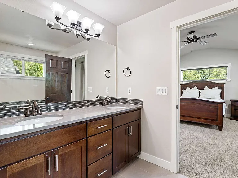 1020 Hill St — Photo 22