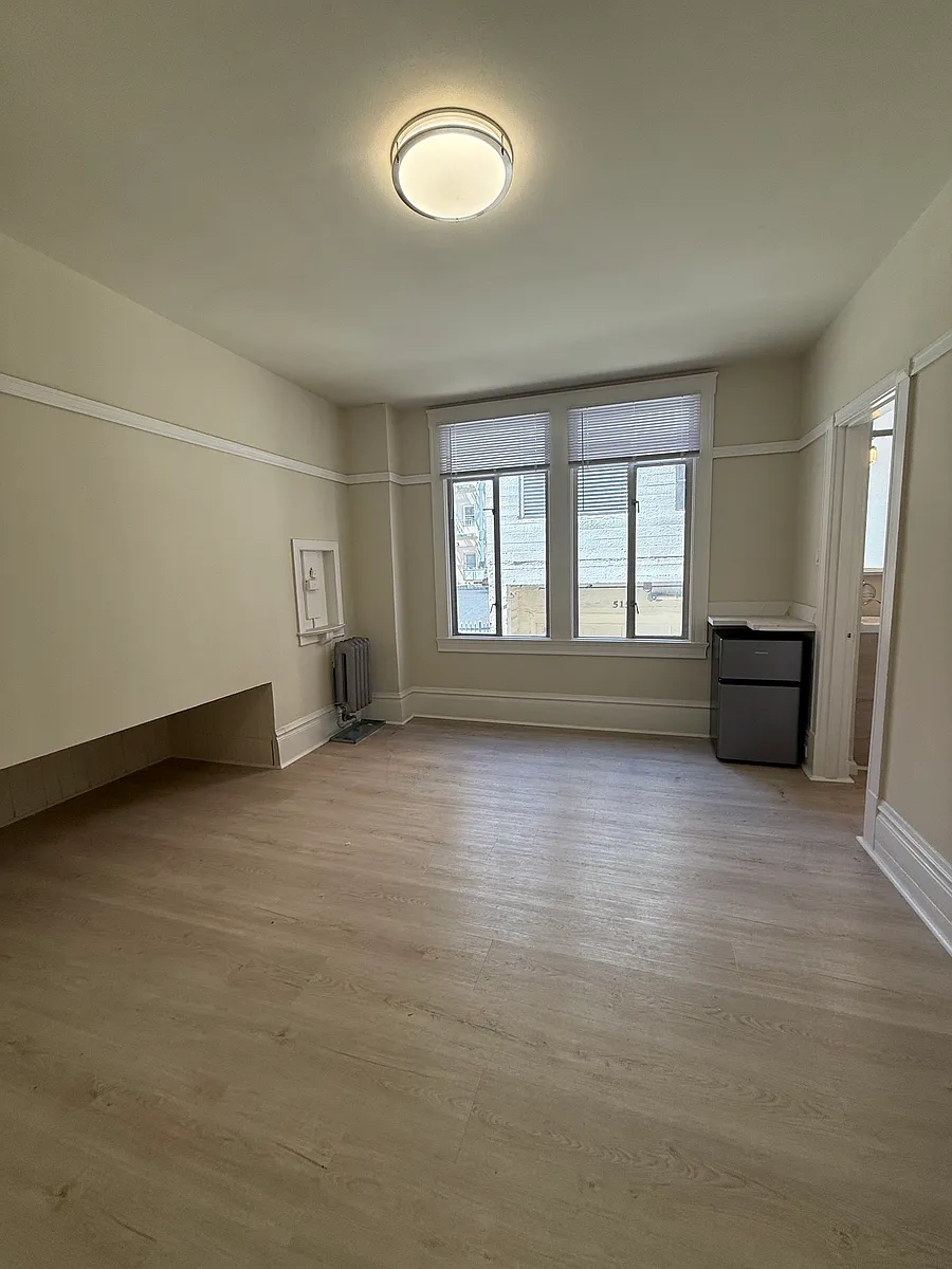 Building Photo - 420 Ellis St #210