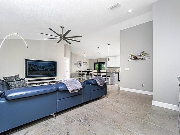 5th image of 7243 Sea Mist Dr