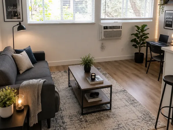 8657 Balboa Blvd #3, Northridge, CA 91325