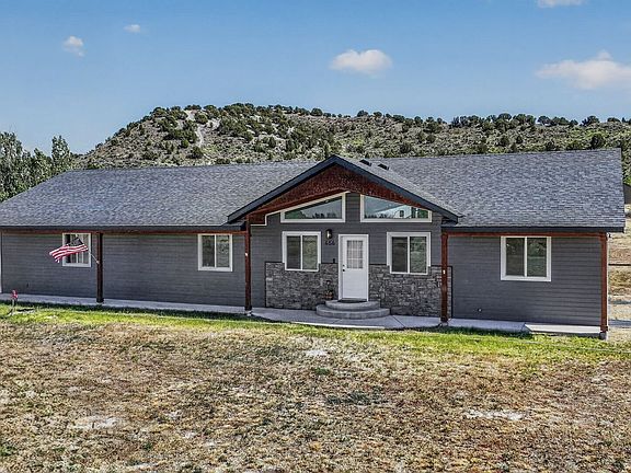 2nd image of 456 Croydon Dr