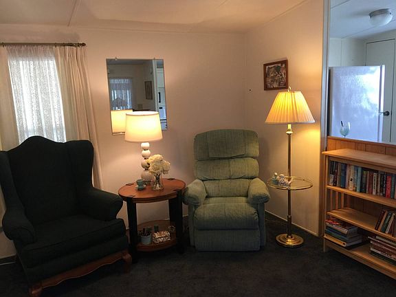 3rd image of 284 Five Iron Dr