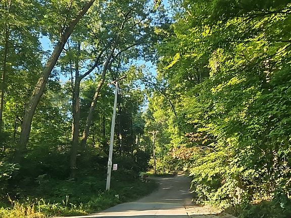 4th image of 2050 Crooked Lake Rd