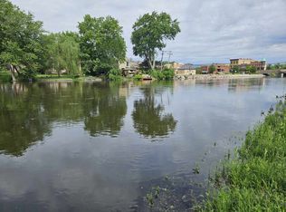 106 S River St, Dundee, IL 60118