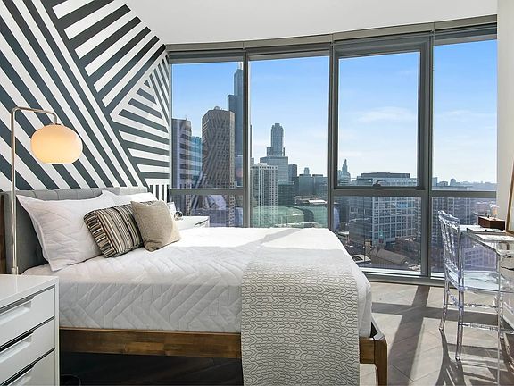 4th image of 801 W Madison St #3