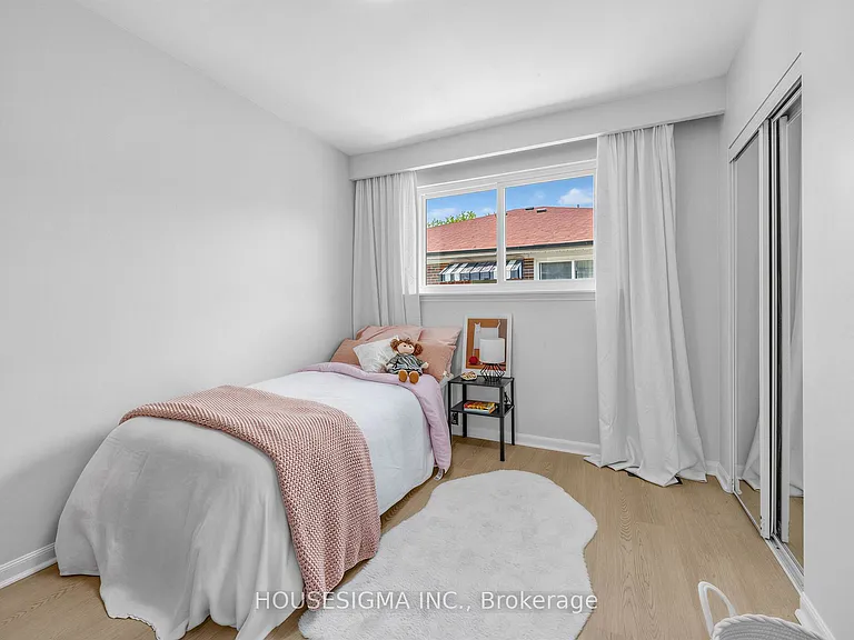 51 Tisdale Ave #MAIN FLOOR — Photo 12