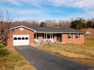 107 Falling Waters Rd, Hendersonville, NC 28792
